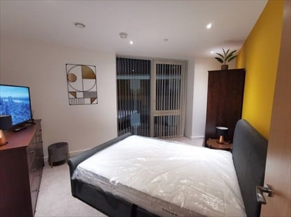 Room in a Shared Flat, Oculus House, IG11