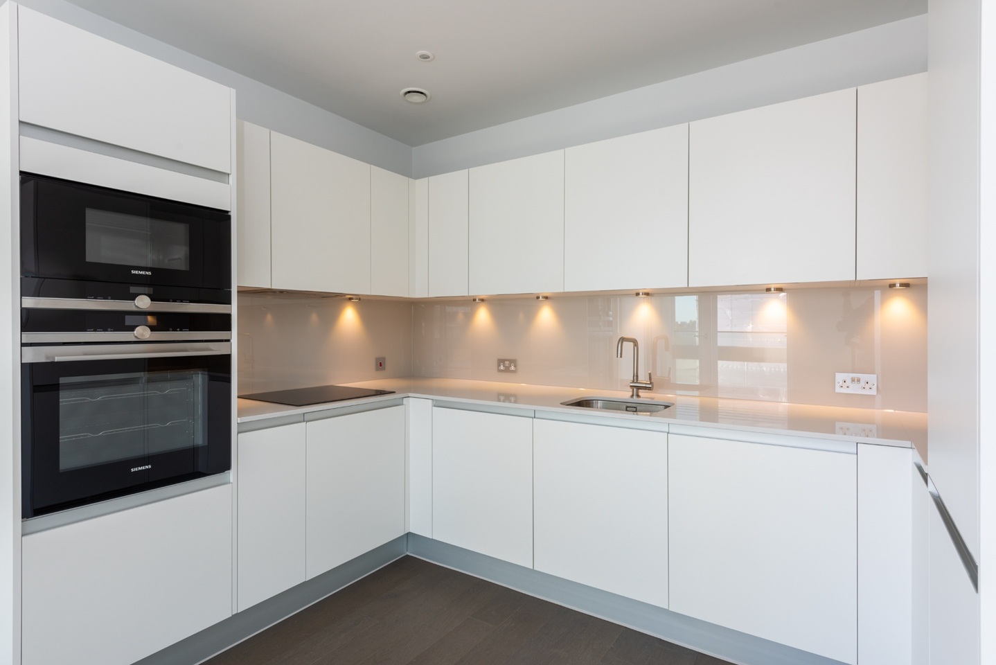 London - 2 Bed Flat, York Way, N7 - To Rent Now for £2,626.00 p/m