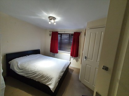 Room in a Shared House, Hacking Street, M7