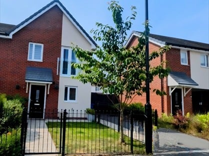 3 Bed Semi-Detached House, Thompson Avenue, DN12