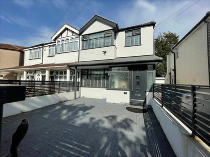 4 Bed Semi-Detached House, Adrienne Avenue, UB1