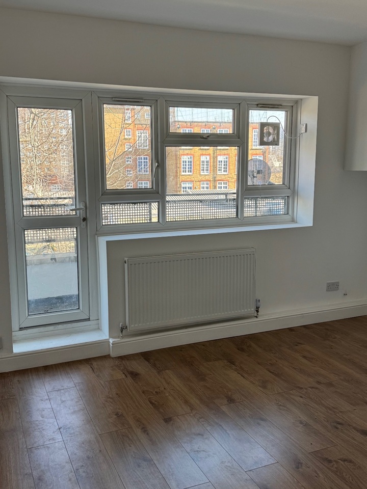 3 Bed Flat, Royston House, SE15 photo 4