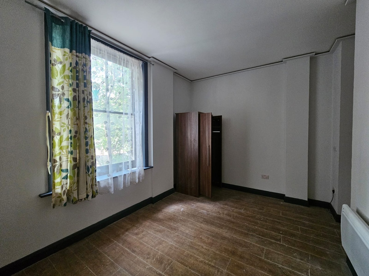 Studio Flat, East Street, SE17 photo 3