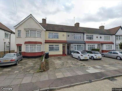 2 Bed Terraced House, Roedean Avenue, EN3