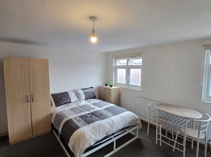 Studio Flat, Norfolk Avenue, N13