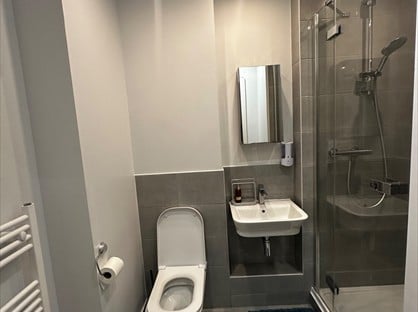 1 Bed Flat, Westcombe House, UB8