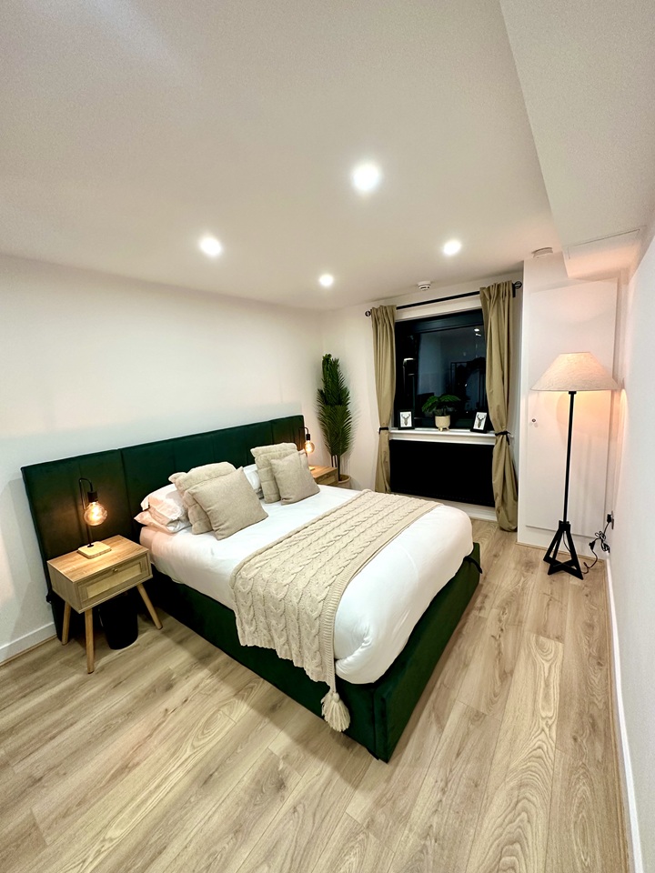 1 Bed Flat, Oxford Road, M1 photo 3
