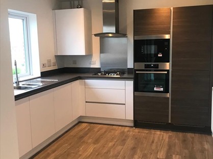 2 Bed Flat, Ackers Drive, DA10