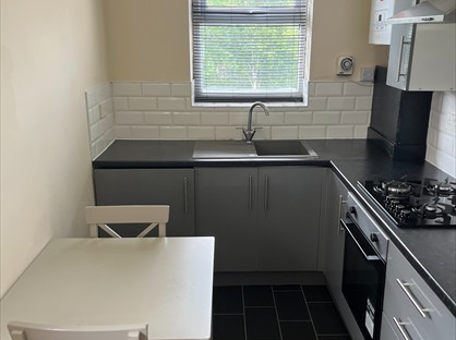 1 Bed Flat, Victoria Crescent, M30