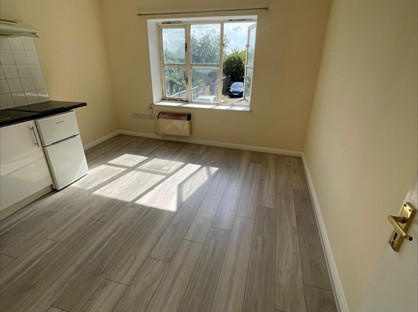 Studio Flat, London Road, TN13