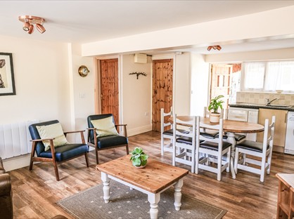 3 Bed Flat, Mead Barn Cottages, EX39
