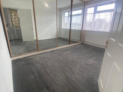 3 Bed End Terrace, Southend Arterial Road, RM2