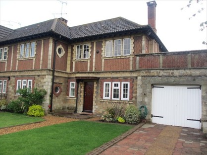 2 Bed Maisonette, Between Streets, KT11