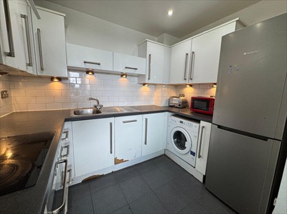 2 Bed Flat, The Blenheim Centre, TW3