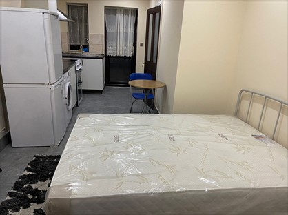 Studio Flat, High Road, RM6