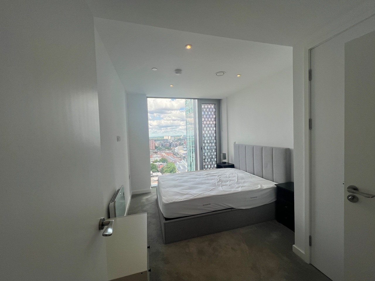 2 Bed Flat, Viadux, M1 photo 2