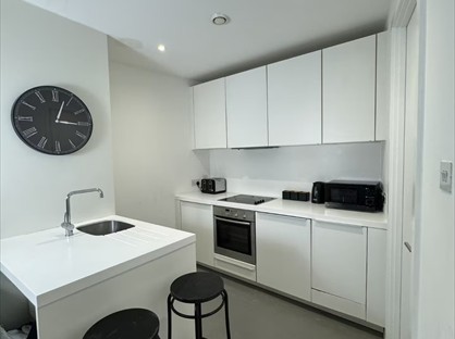 2 Bed Flat, Short Term Let, B2
