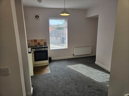 2 Bed Flat, St. Johns Crescent, DL1