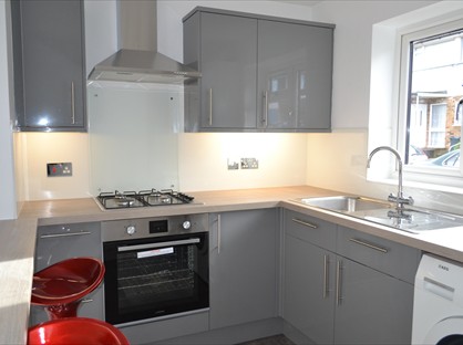 2 Bed Flat, Woodley Hill, HP5