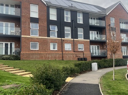 2 Bed Flat, Ackers Drive, DA10