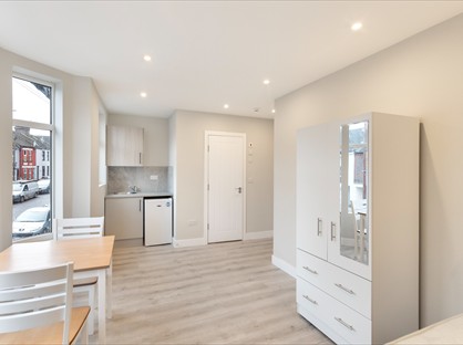 Studio Flat, Crawley Road, LU1