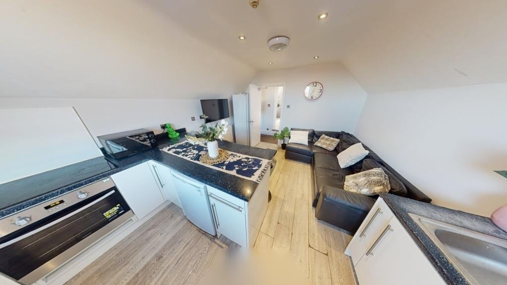 Additional image 4 of Room in a Shared Flat, Derby Road, NG7, N1 7GU