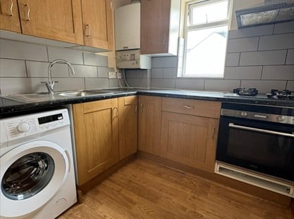 3 Bed Flat, Burlington Road, KT3