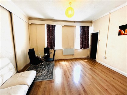 1 Bed Flat, Cowbridge Road East, CF5