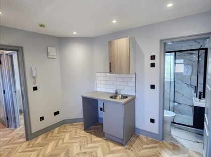 6 Bed Terraced House, Lavender Rise, UB7