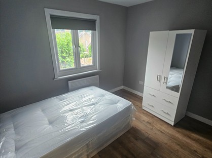 Bedsit, Mount Pleasant Road, CR3