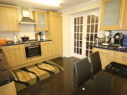 4 Bed Semi-Detached House, Temple Road, TW3