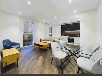 1 Bed Flat, Linden Place, TW18