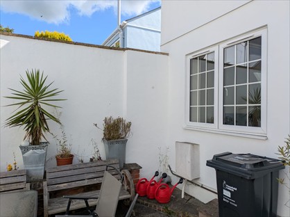 2 Bed End Terrace, Coachmakers Mews, PL17