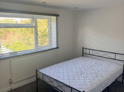 Room in a Shared House, Montford Road, TW16