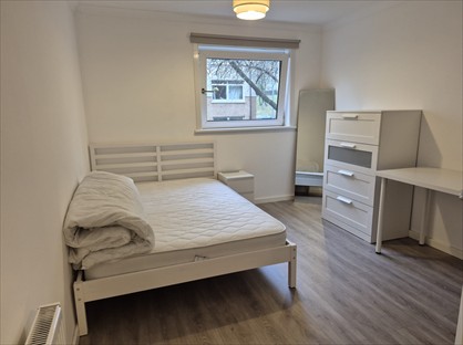 Room in a Shared Flat, St. Mungo Avenue, G4