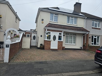 3 Bed Semi-Detached House, West Point, SL1