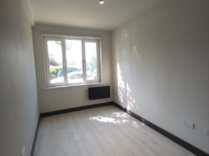 Studio Flat, Furzedown Drive, SW17