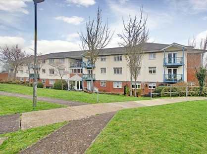 2 Bed Flat, Park Drive, DA3