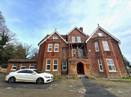 2 Bed Flat, Dippen Hall, RH7