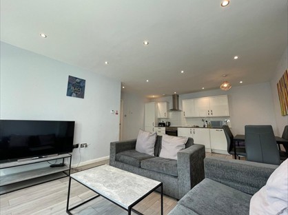 2 Bed Flat, Bath Road, TW5