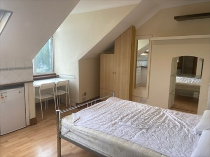 Studio Flat, Lichfield Grove, N3