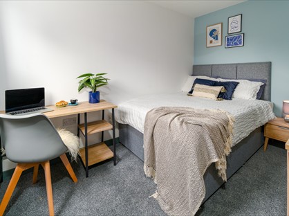 Room in a Shared House, Silkhey Grove, M28