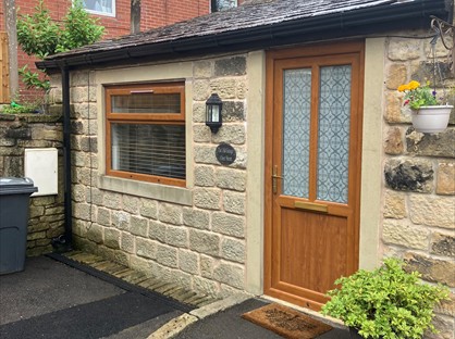 1 Bed Semi-Detached House, Albert Street, SK13