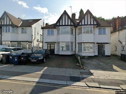 Studio Flat, Heathfield Gardens, NW11