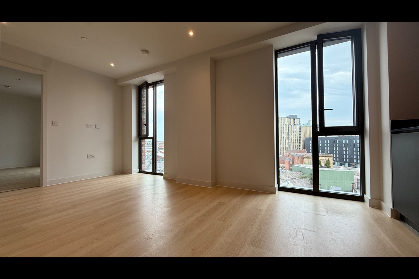 Manchester - 1 Bed Flat, Dutton St, M3 - To Rent Now for £1,150.00 p/m