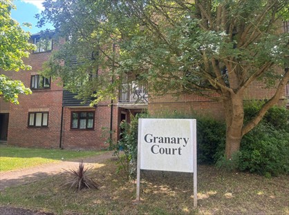 2 Bed Flat, Granary Court, CM6