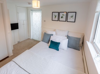 Studio Flat, Station Road, CO16