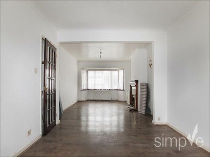 3 Bed Semi-Detached House, Laburnum Road, UB3