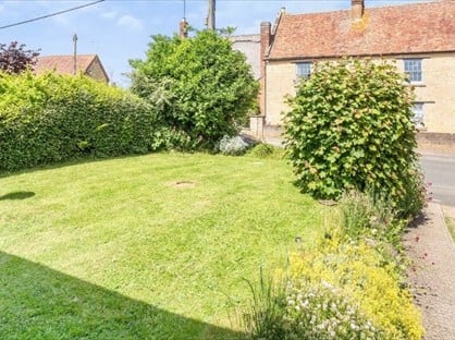 4 Bed Semi-Detached House, High Street, NN12