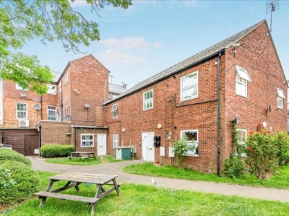 Studio Flat, Duncombe Street, MK2